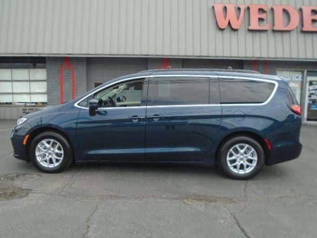 2022 Chrysler Pacifica Touring-L