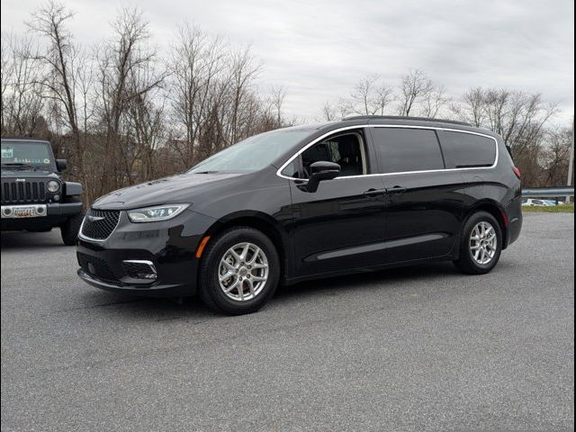 2022 Chrysler Pacifica Touring-L