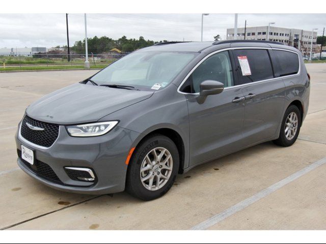 2022 Chrysler Pacifica Touring-L