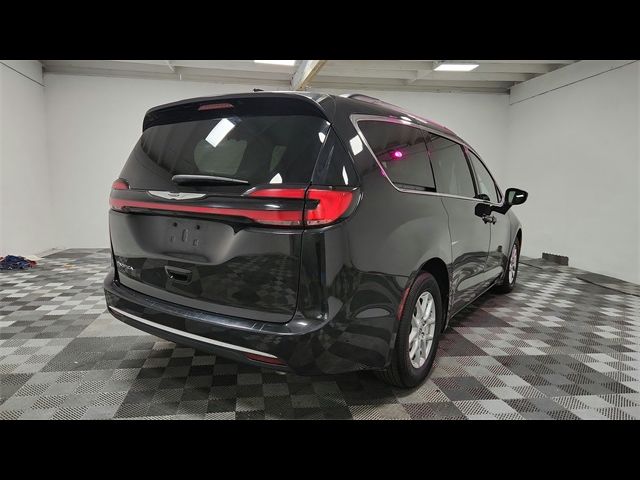 2022 Chrysler Pacifica Touring-L