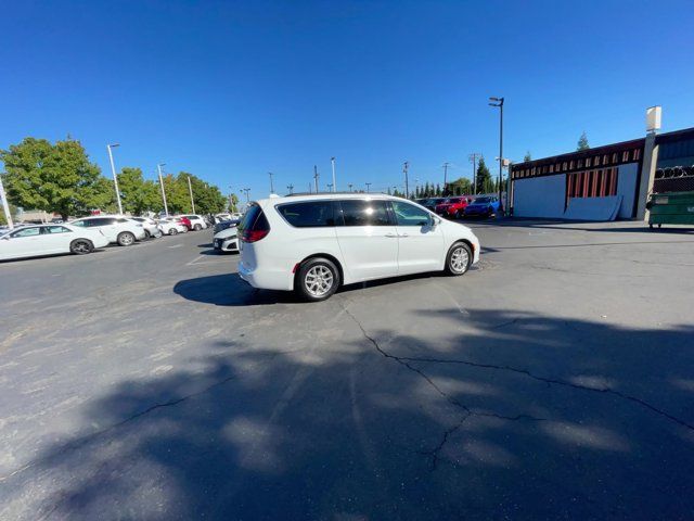 2022 Chrysler Pacifica Touring-L