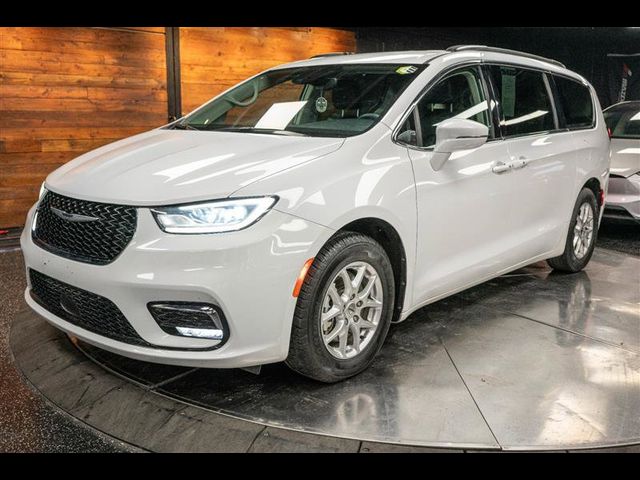 2022 Chrysler Pacifica Touring-L