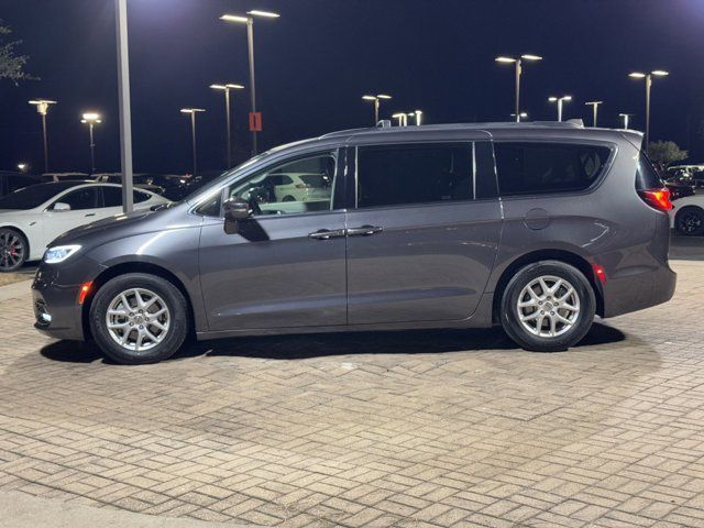 2022 Chrysler Pacifica Touring-L