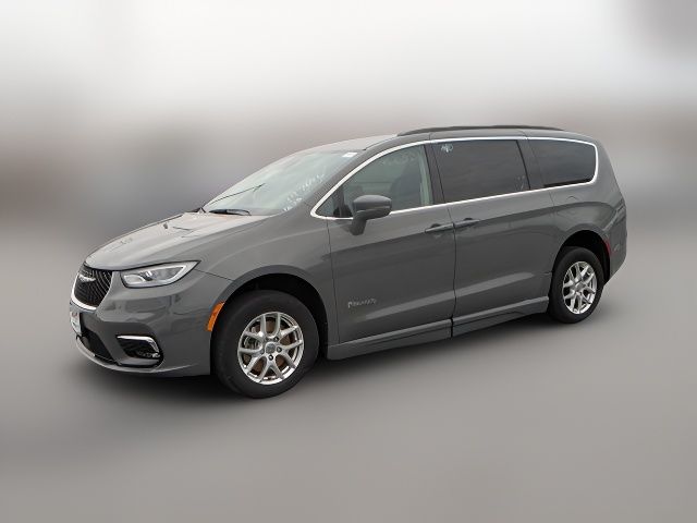 2022 Chrysler Pacifica Touring-L