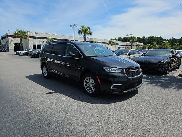 2022 Chrysler Pacifica Touring-L