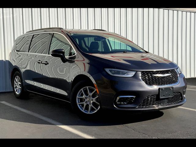 2022 Chrysler Pacifica Touring-L