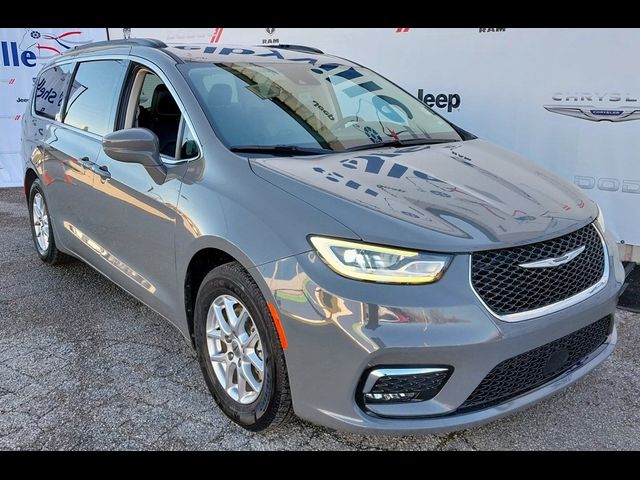 2022 Chrysler Pacifica Touring-L