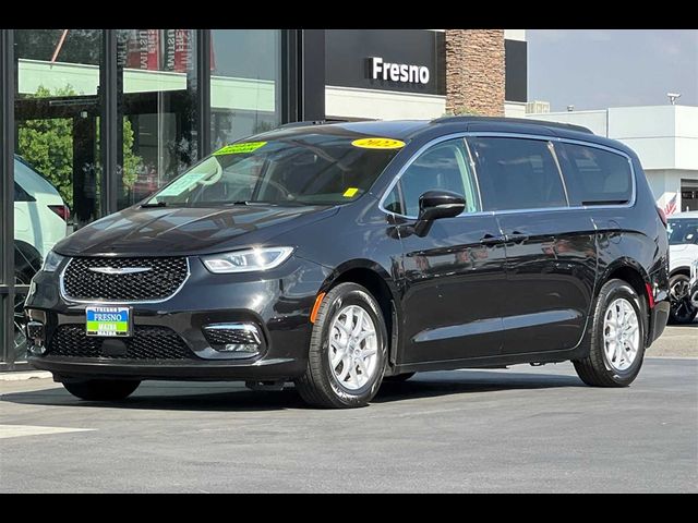 2022 Chrysler Pacifica Touring-L