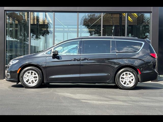 2022 Chrysler Pacifica Touring-L