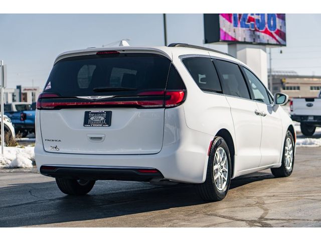 2022 Chrysler Pacifica Touring-L