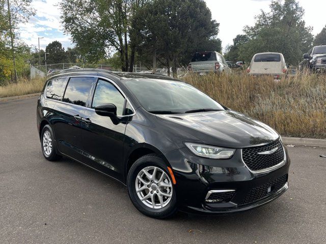 2022 Chrysler Pacifica Touring-L