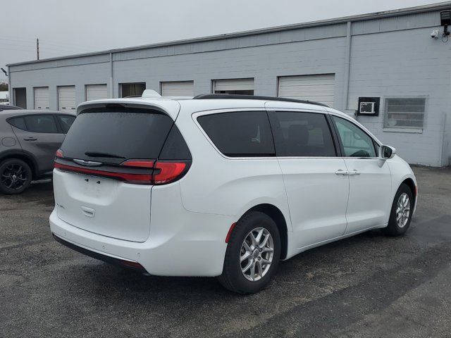 2022 Chrysler Pacifica Touring-L