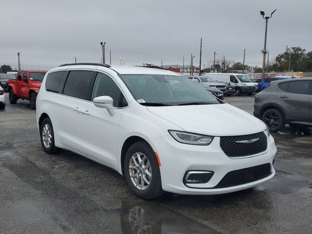 2022 Chrysler Pacifica Touring-L