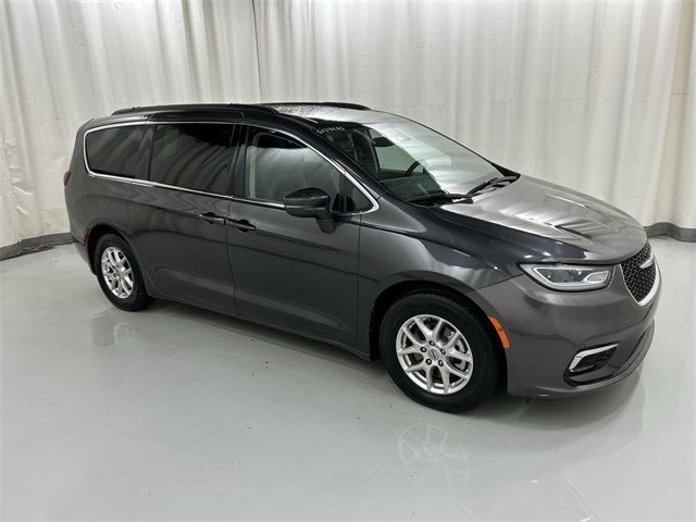 2022 Chrysler Pacifica Touring-L