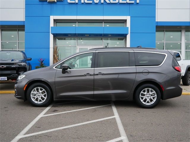 2022 Chrysler Pacifica Touring-L