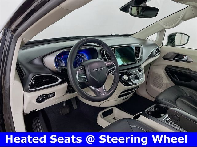 2022 Chrysler Pacifica Touring-L