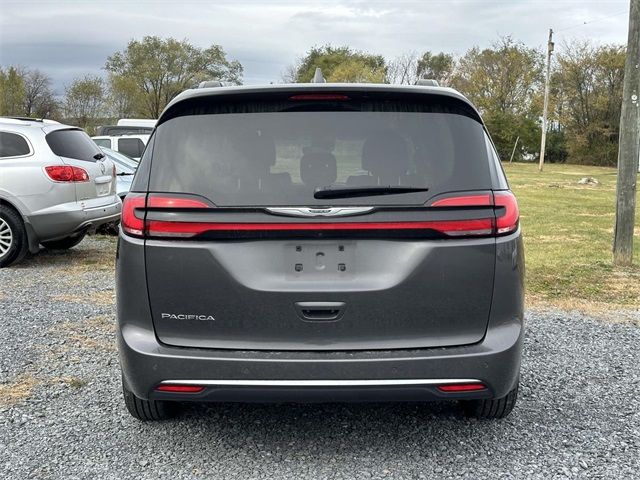 2022 Chrysler Pacifica Touring-L