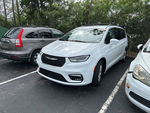 2022 Chrysler Pacifica Touring-L