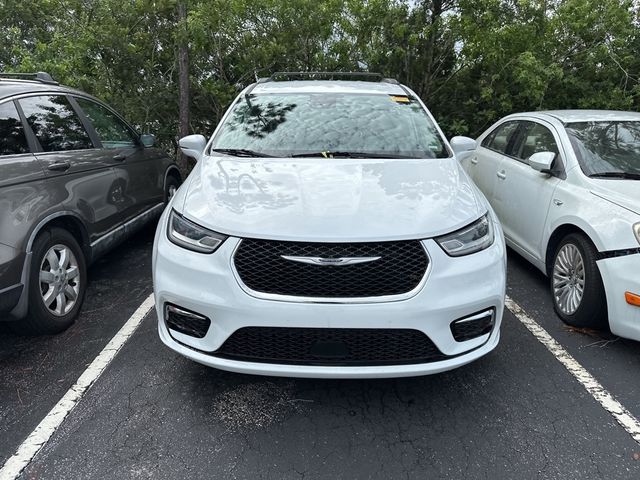 2022 Chrysler Pacifica Touring-L