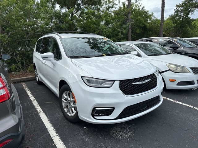 2022 Chrysler Pacifica Touring-L