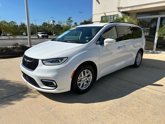 2022 Chrysler Pacifica Touring-L