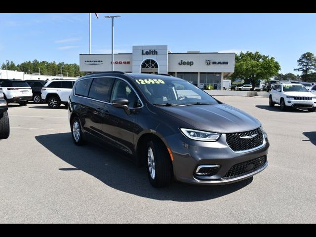 2022 Chrysler Pacifica Touring-L