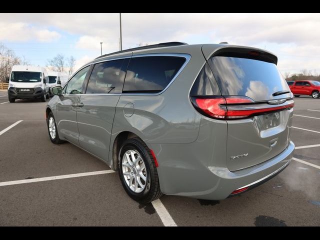 2022 Chrysler Pacifica Touring-L