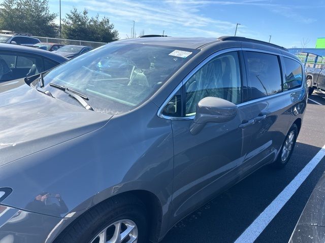 2022 Chrysler Pacifica Touring-L