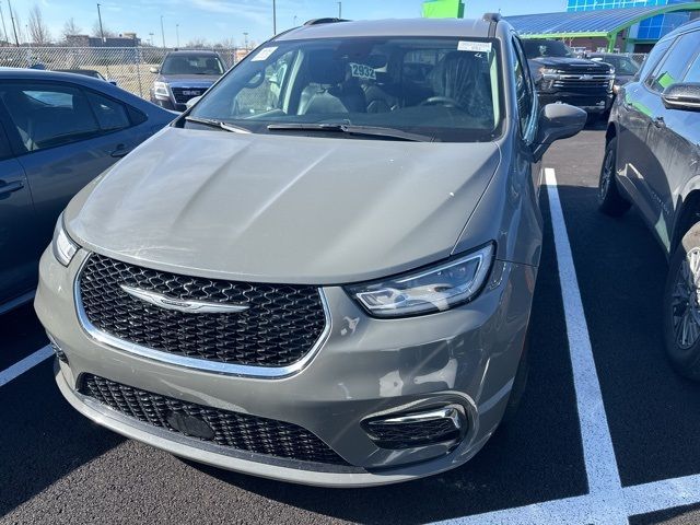 2022 Chrysler Pacifica Touring-L