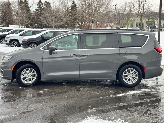 2022 Chrysler Pacifica Touring-L