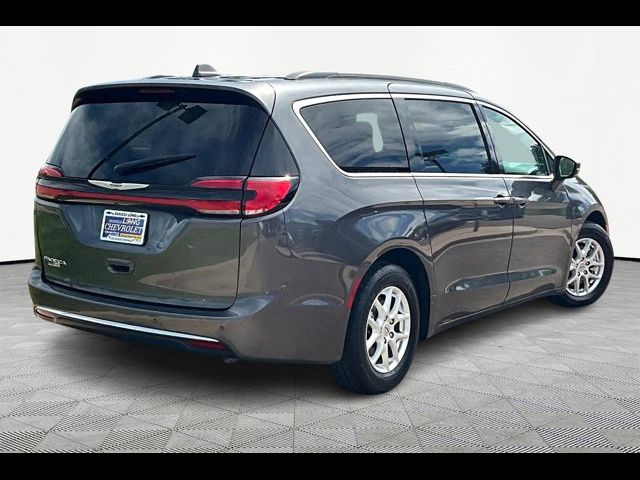 2022 Chrysler Pacifica Touring-L