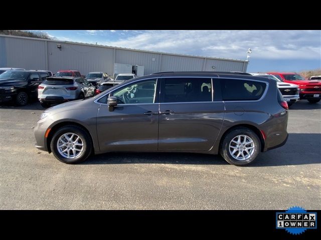 2022 Chrysler Pacifica Touring-L