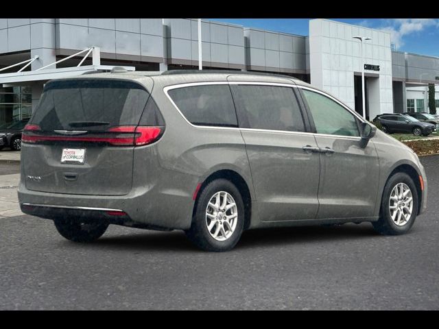 2022 Chrysler Pacifica Touring-L