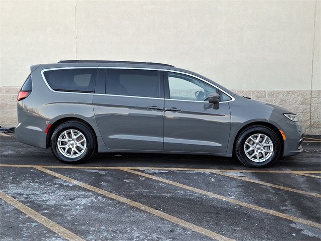 2022 Chrysler Pacifica Touring-L