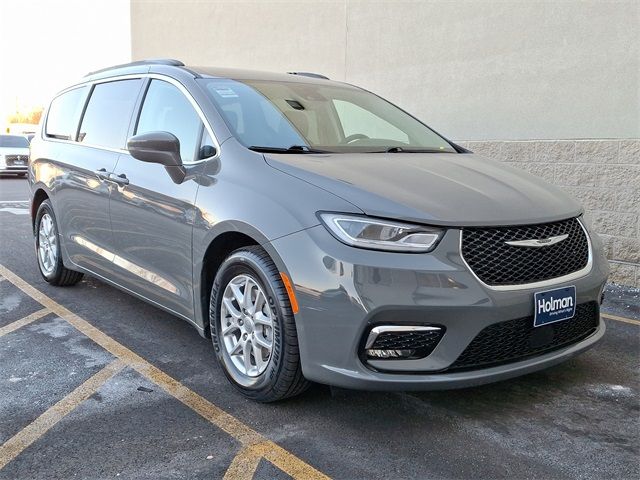 2022 Chrysler Pacifica Touring-L