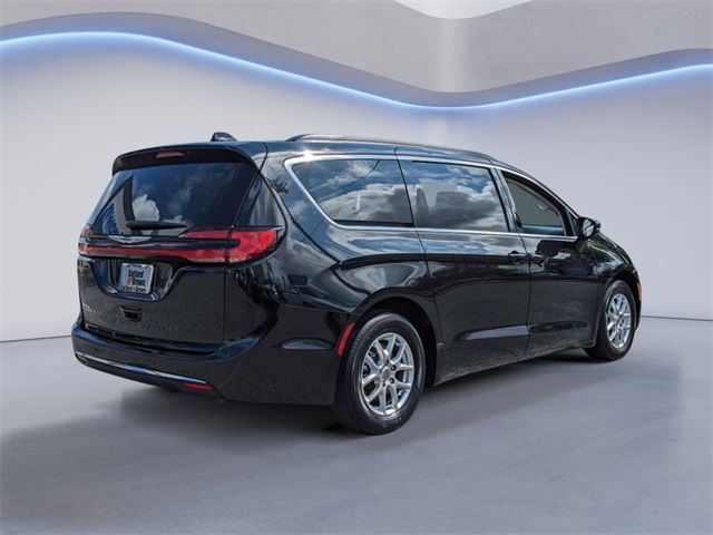 2022 Chrysler Pacifica Touring-L