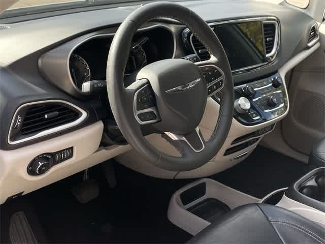 2022 Chrysler Pacifica Touring-L