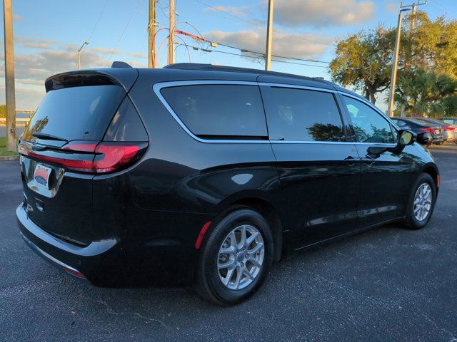 2022 Chrysler Pacifica Touring-L