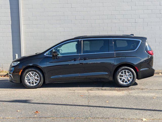 2022 Chrysler Pacifica Touring-L