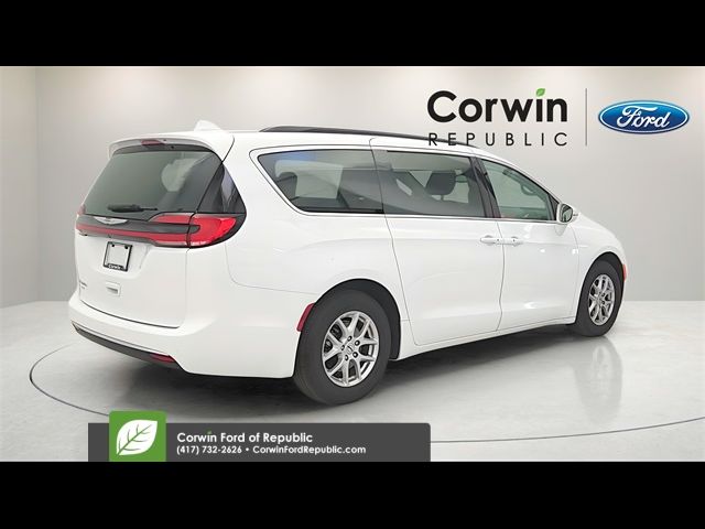 2022 Chrysler Pacifica Touring-L