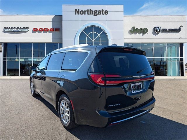 2022 Chrysler Pacifica Touring-L