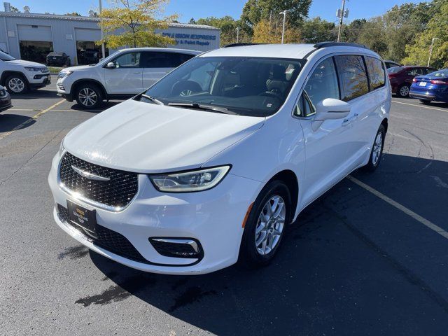 2022 Chrysler Pacifica Touring-L