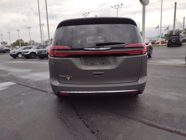 2022 Chrysler Pacifica Touring-L