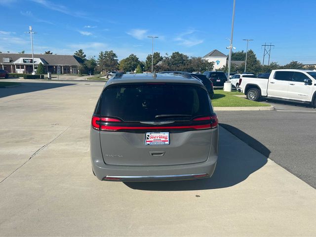 2022 Chrysler Pacifica Touring-L