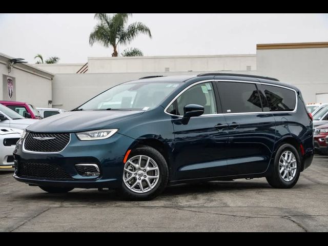 2022 Chrysler Pacifica Touring-L