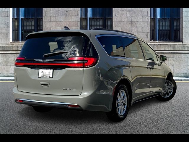 2022 Chrysler Pacifica Touring-L