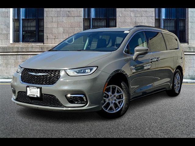 2022 Chrysler Pacifica Touring-L