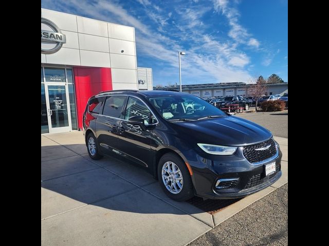 2022 Chrysler Pacifica Touring-L