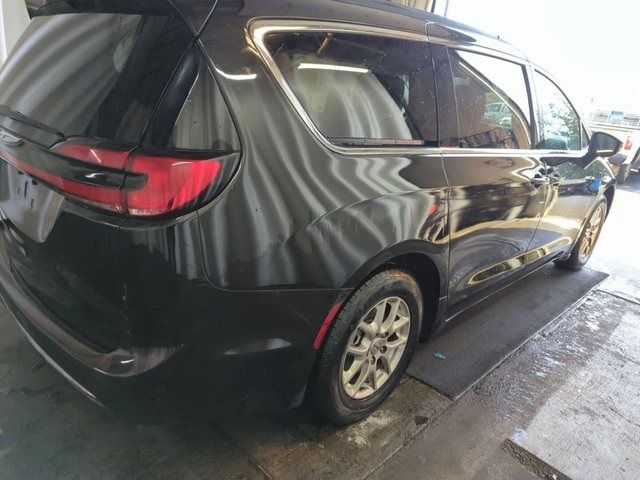 2022 Chrysler Pacifica Touring-L