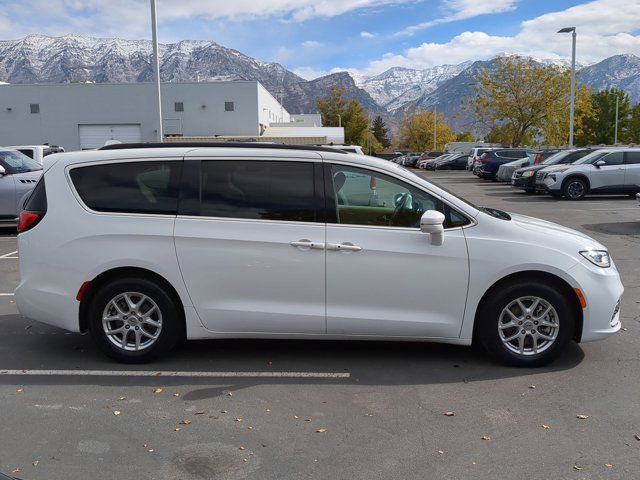 2022 Chrysler Pacifica Touring-L